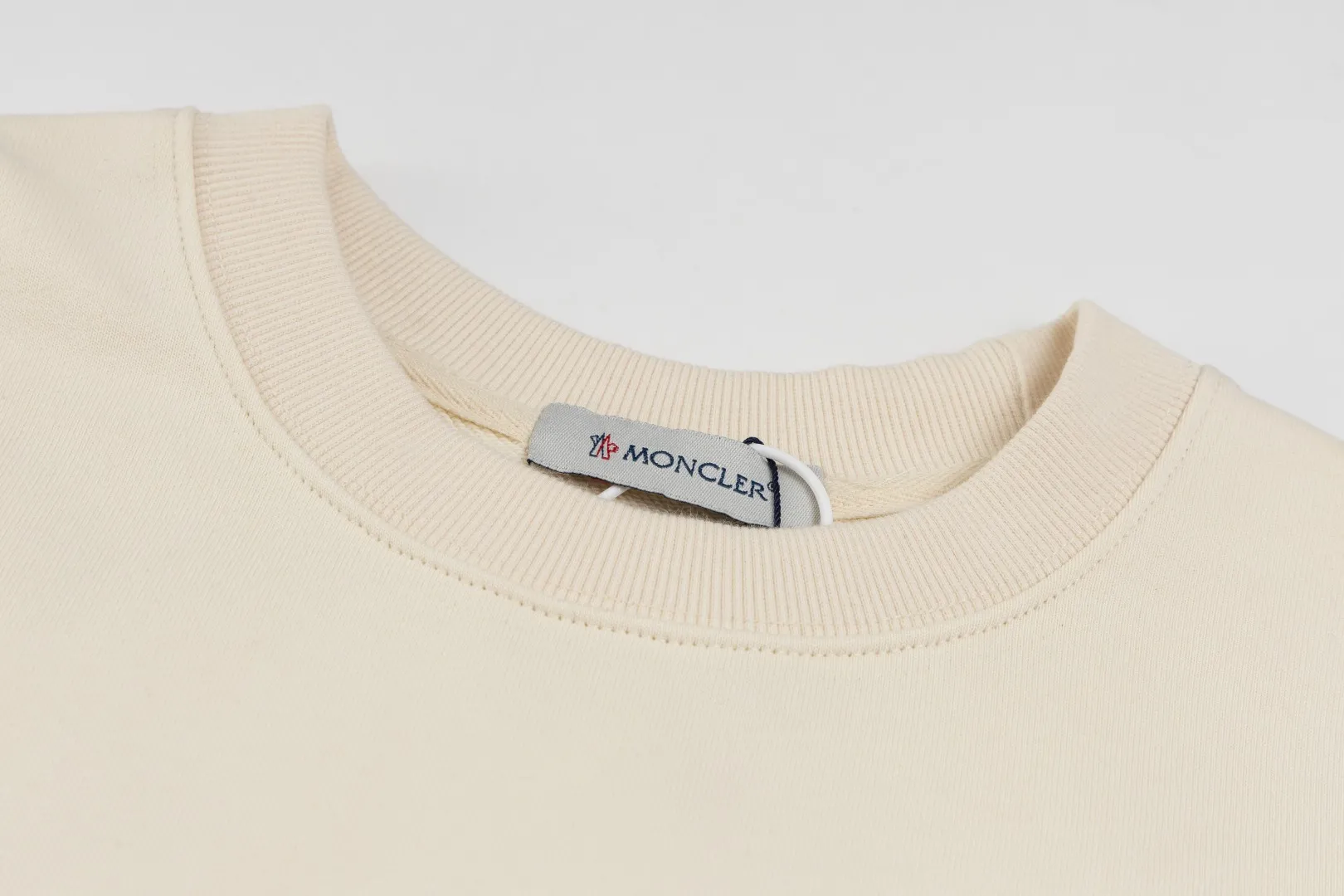 【 Quality】【 MONCLER】【In Stock 】 2024 New Arrival Premium 3D LOGO ， ， Premium ⚠️ ： 460 ， 21S 10S 26/2 1*1 ！ ， ， ， ， ， ！ Same Style ✔️ Same Style： ❗ ✔️【 Same Style， In Stock！】 ➡️Size：S M L XL XXL ➡️ ：Black White ⚠️Size Size